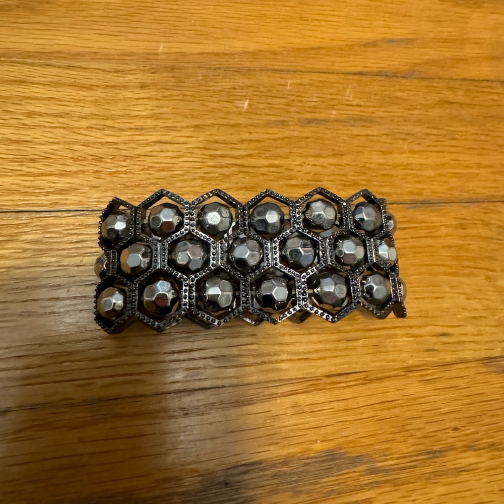 Costume jewelry bracelet
